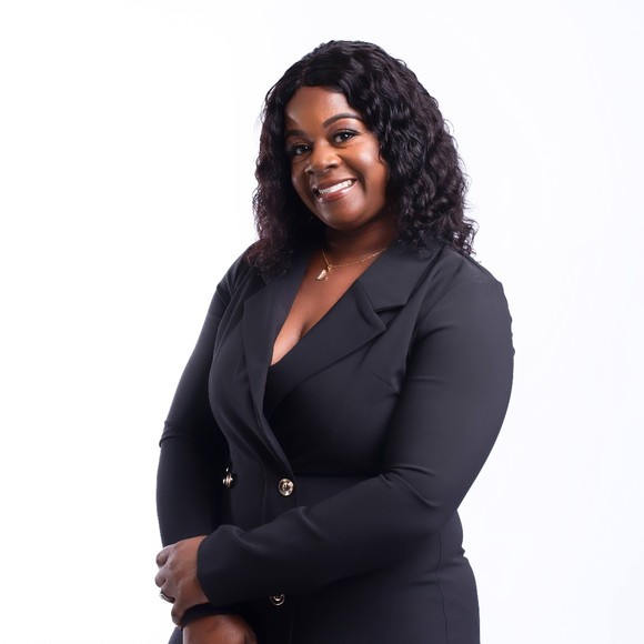 Meet your Posher, Latoya - Picture 1 of 1